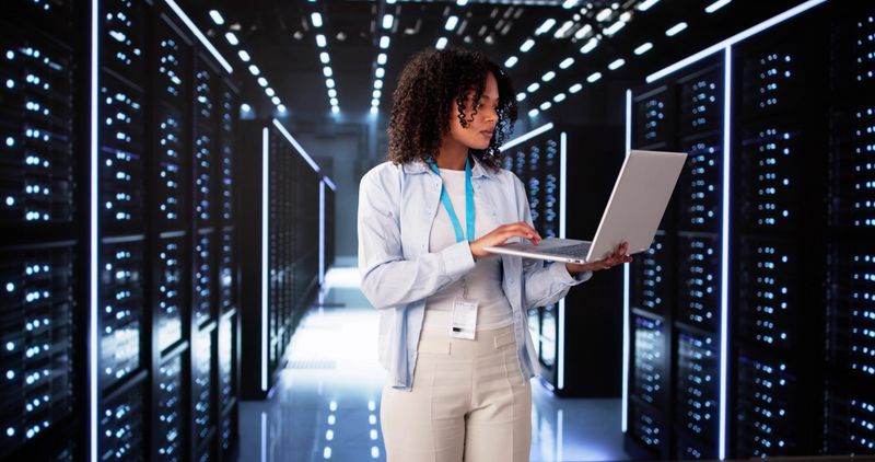 Analyst Engineer In Cloud Data Center Using AI Tech