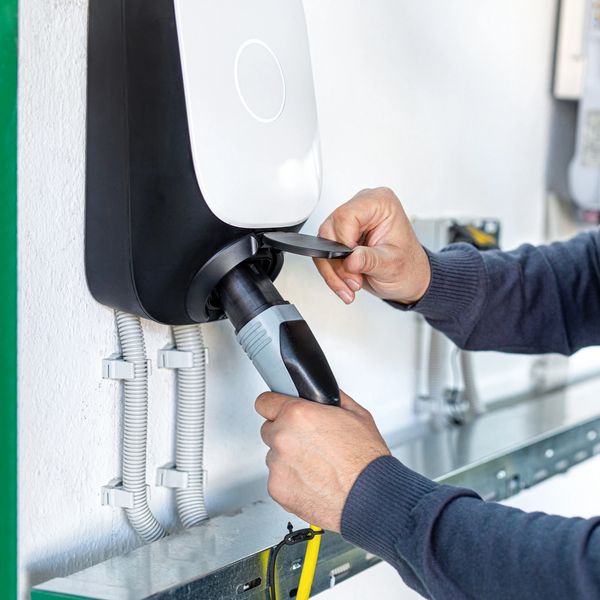 Licensed Electrician, Level 2 EV charging solutions