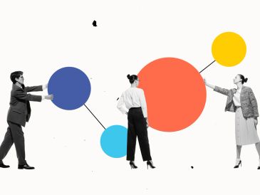 Trois professionnelles interagissant avec des cercles colorés reliés.