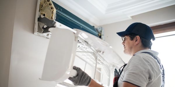 Servicios de mantenimiento y reparaciones (handyman) en Costa Rica para oficina y hogar.