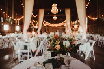 Fan Centerpiece and O chairs