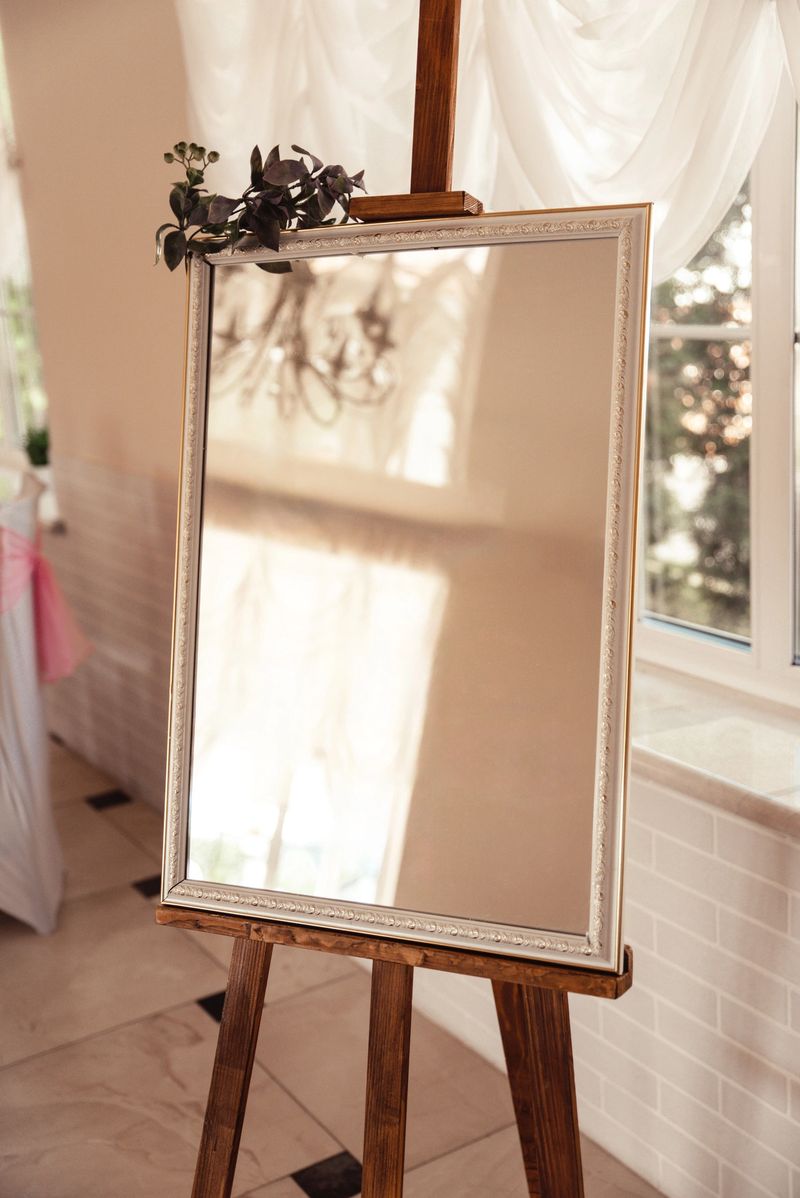 Wedding Seating List in Mirror Frame