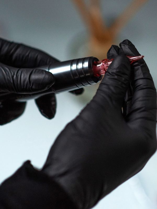 Semi permanent tattoo machine