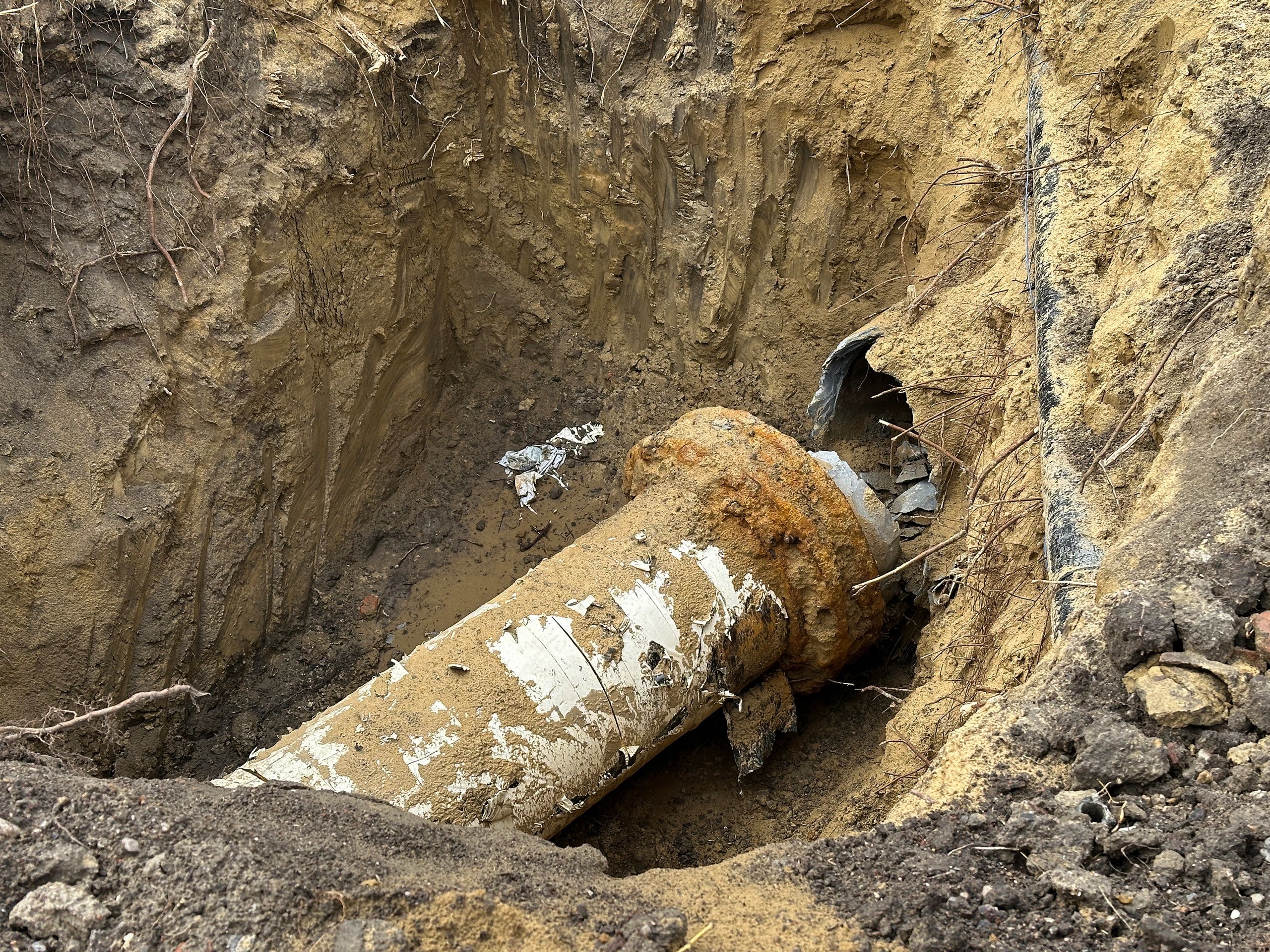 Emergency Tickfaw plumbing pipe repair.