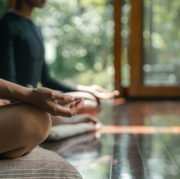 Hot stones, massage, aromatherapy