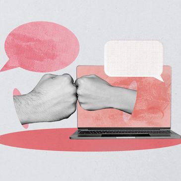 Illustration digitale de deux poings se saluant à travers un écran.