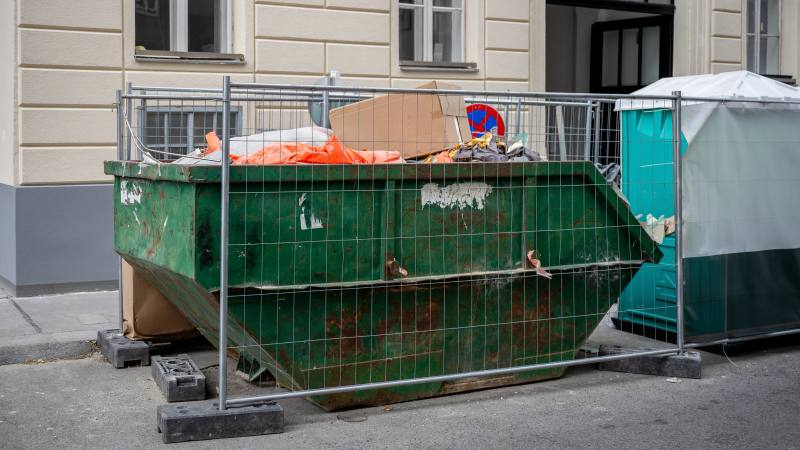 Cheap & Efficient Junk Removal in Senneville