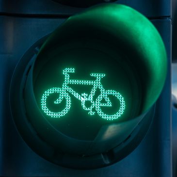 A green traffic light for a bicycle