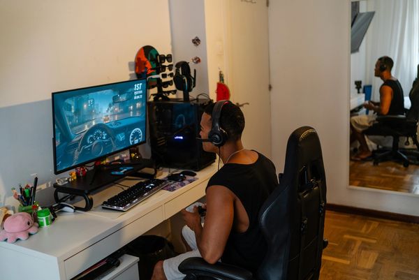 Professional Racing Driver Simulator with al the best options. Simucube Pro, Qubic BS-T1
