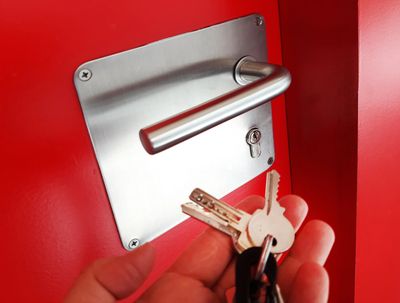 Door hardware 