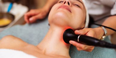 Advanced Cellular Longevity Facial with device technology, Amsterdam