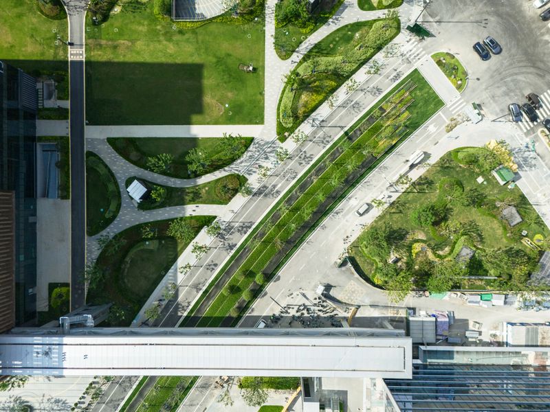 Pedestrian corridors between office buildings