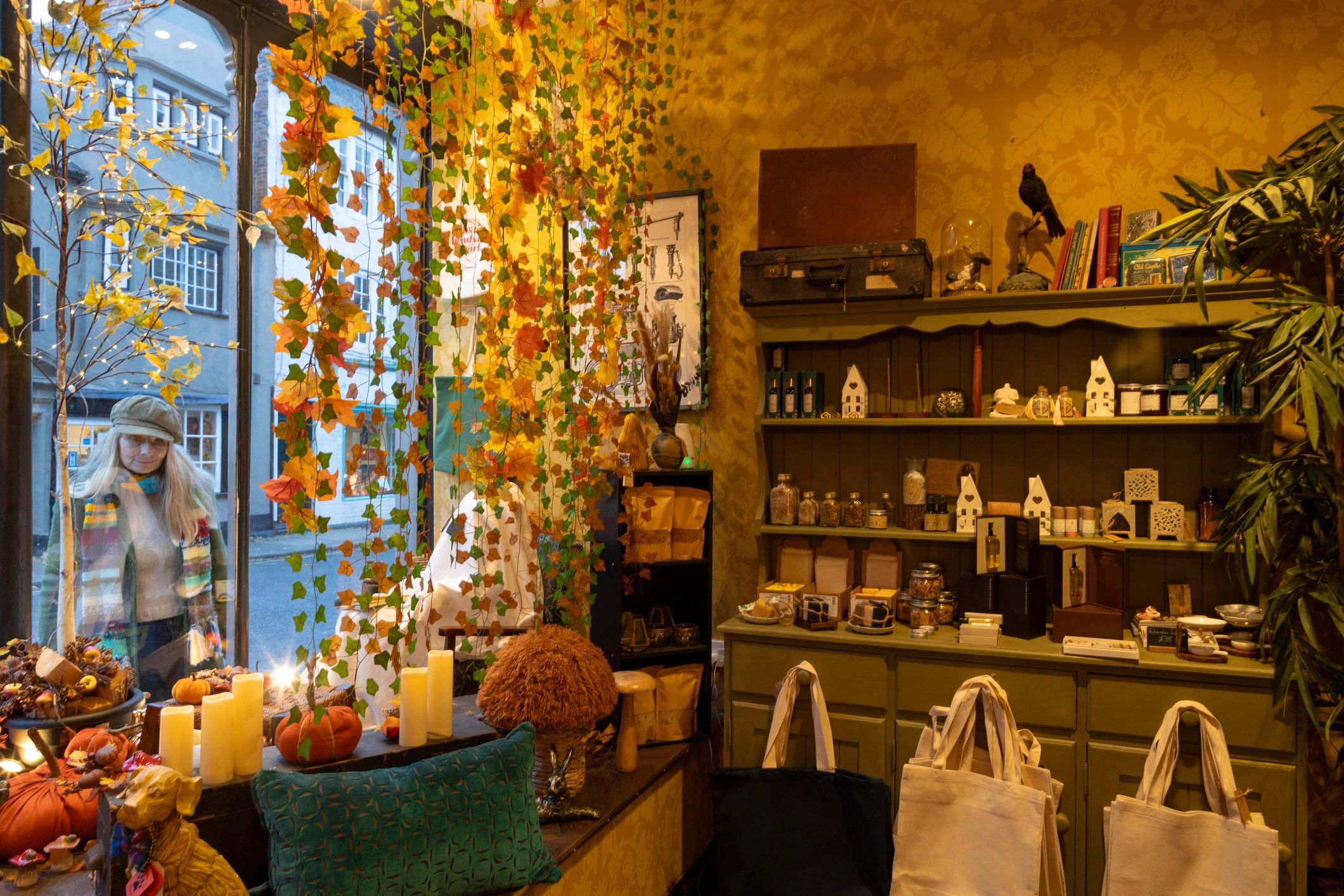 Handcrafted candles for warmth & compassion.