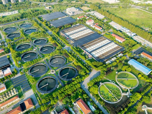 Planta de tratamiento de agua vista desde arriba.