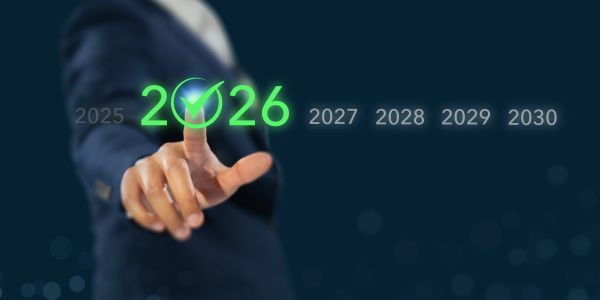 Pessoa selecionando o ano 2026 em uma linha do tempo digital.