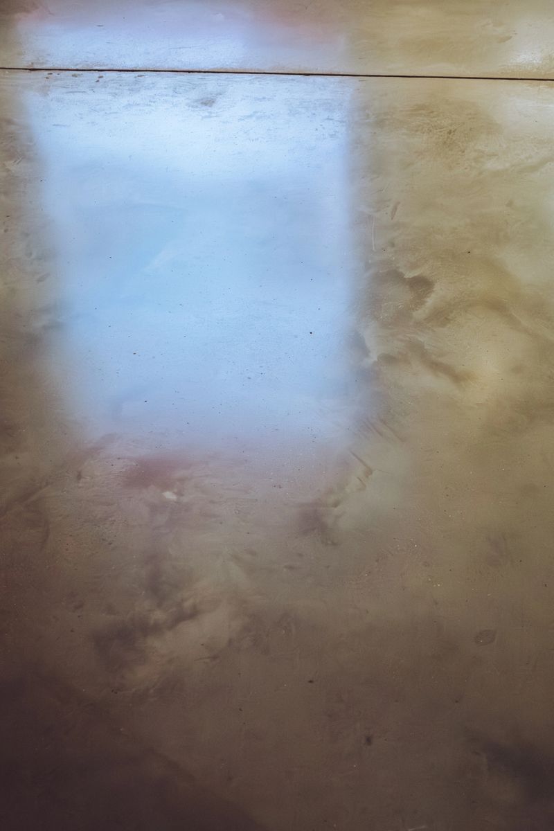 An example of a very shiny polished concrete floor