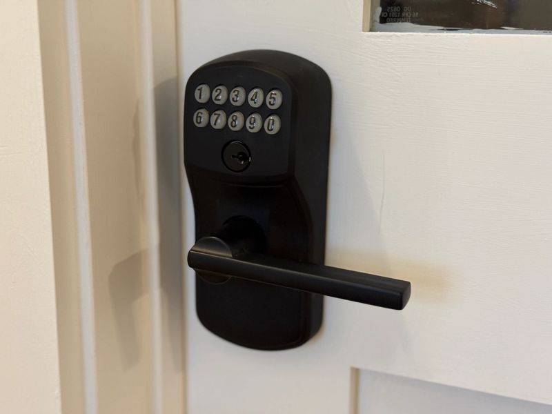 Door with smart door lock