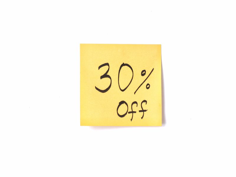 Yellow adhesive note with 30 percent off text