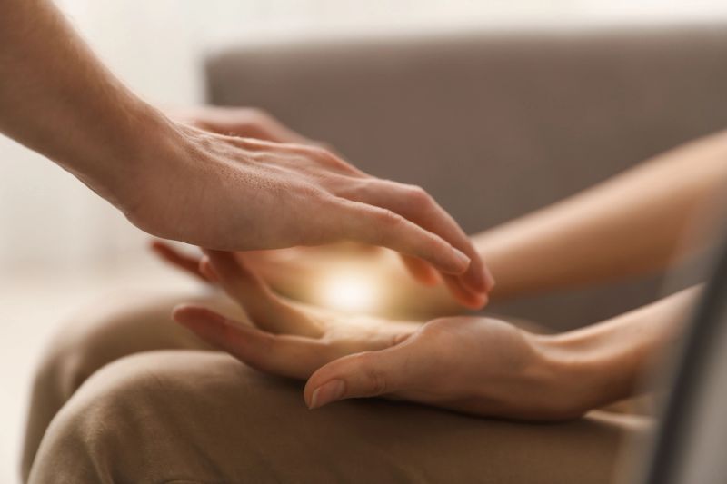 Reiki healing session