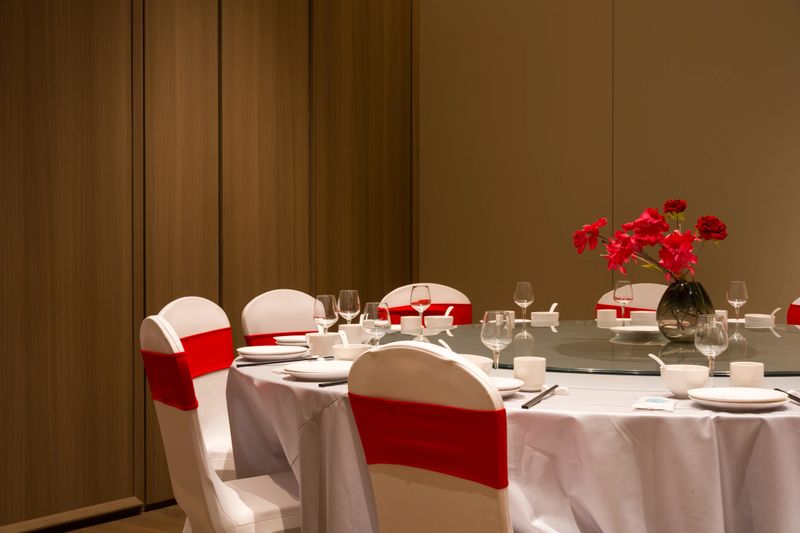 Elegant event dining setup