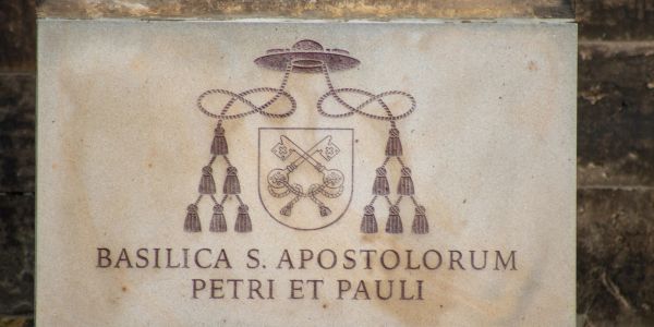 Sign with Vatican keys and text for Basilica of St. Peter and St. Paul.