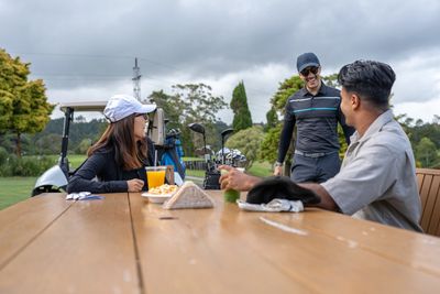 Golf tee time booking schedule for members and non-members.