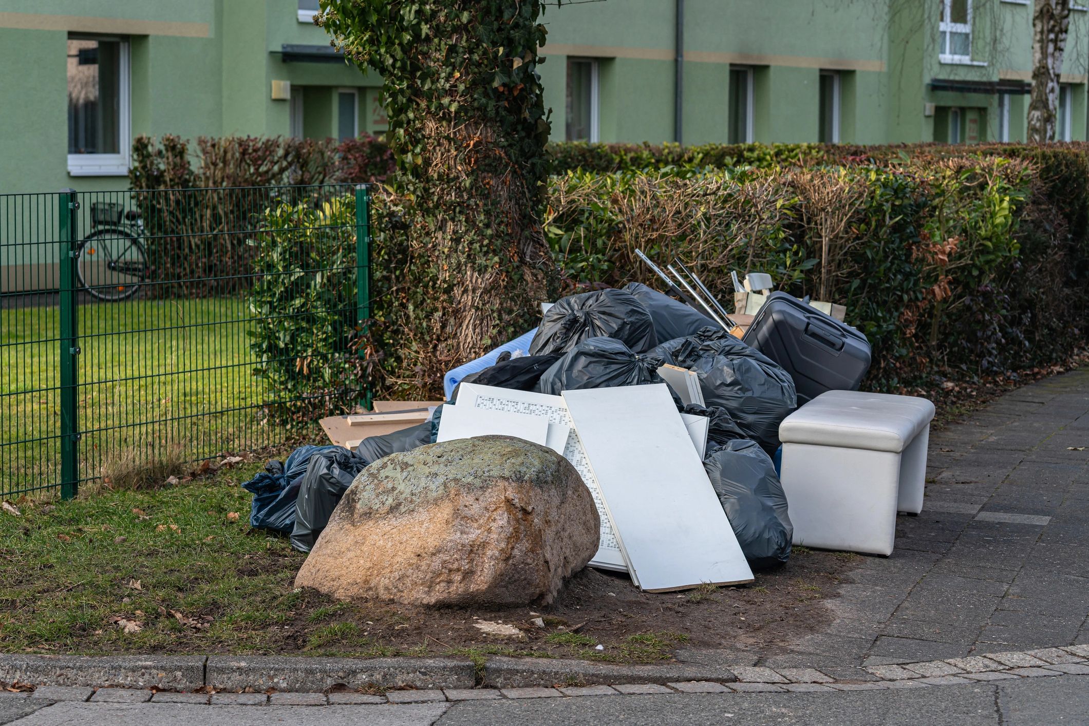 Efficient Junk Removal in Saint-Colomban