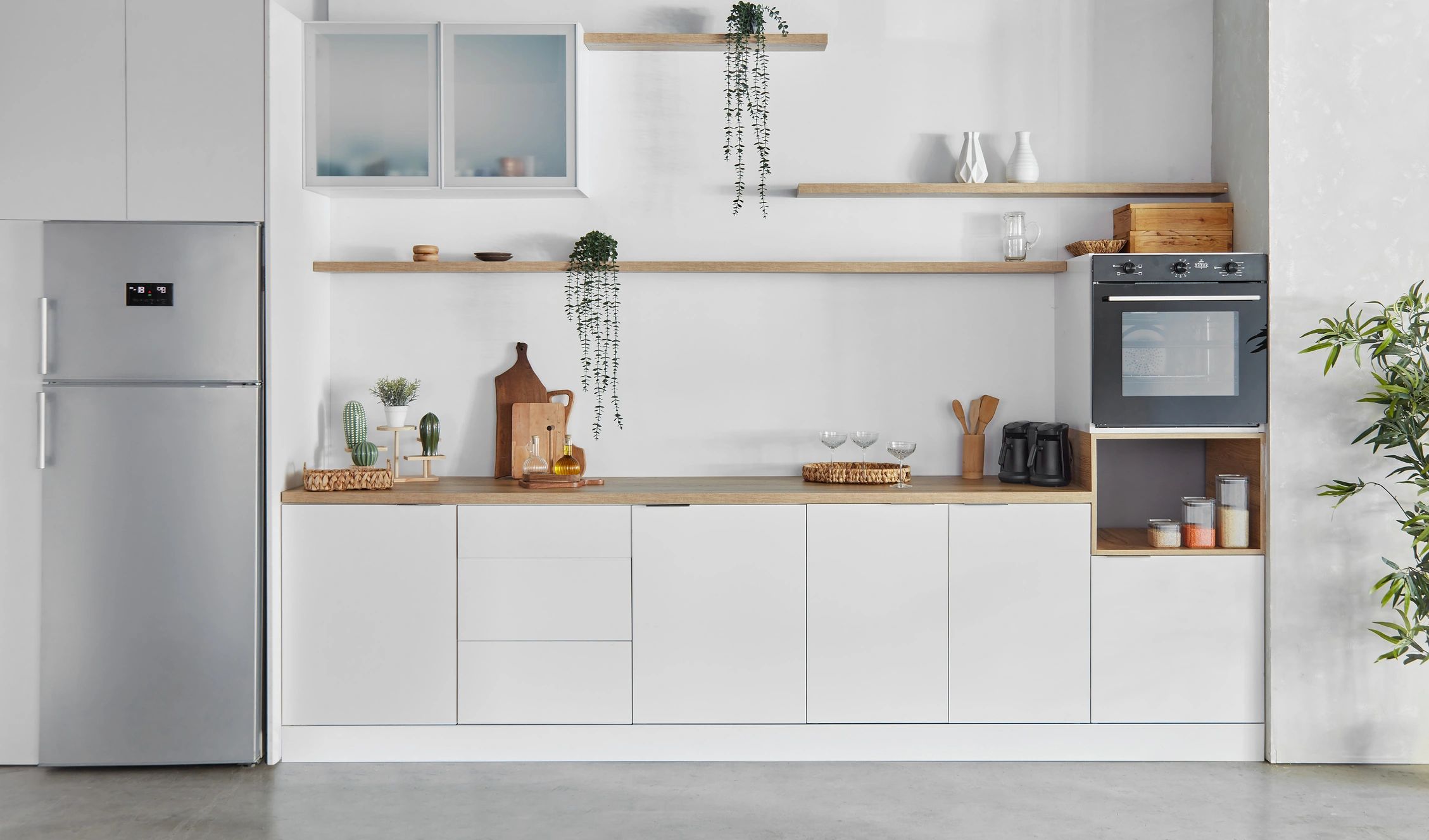 Clean modern kitchen by Mulberry Bestir Property Services in Essex