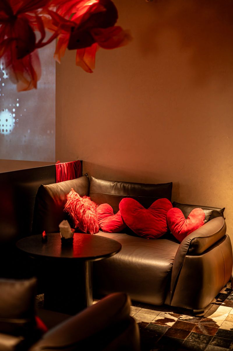 Dim and warm personalized bar environment