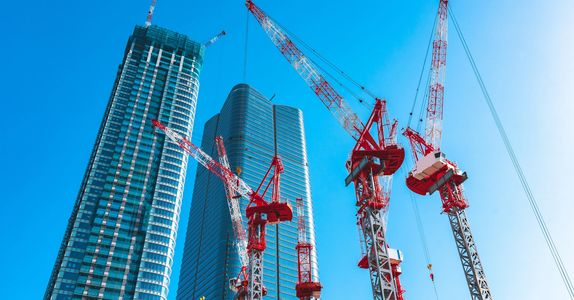 Construction operation with digital data, representing efficiency.