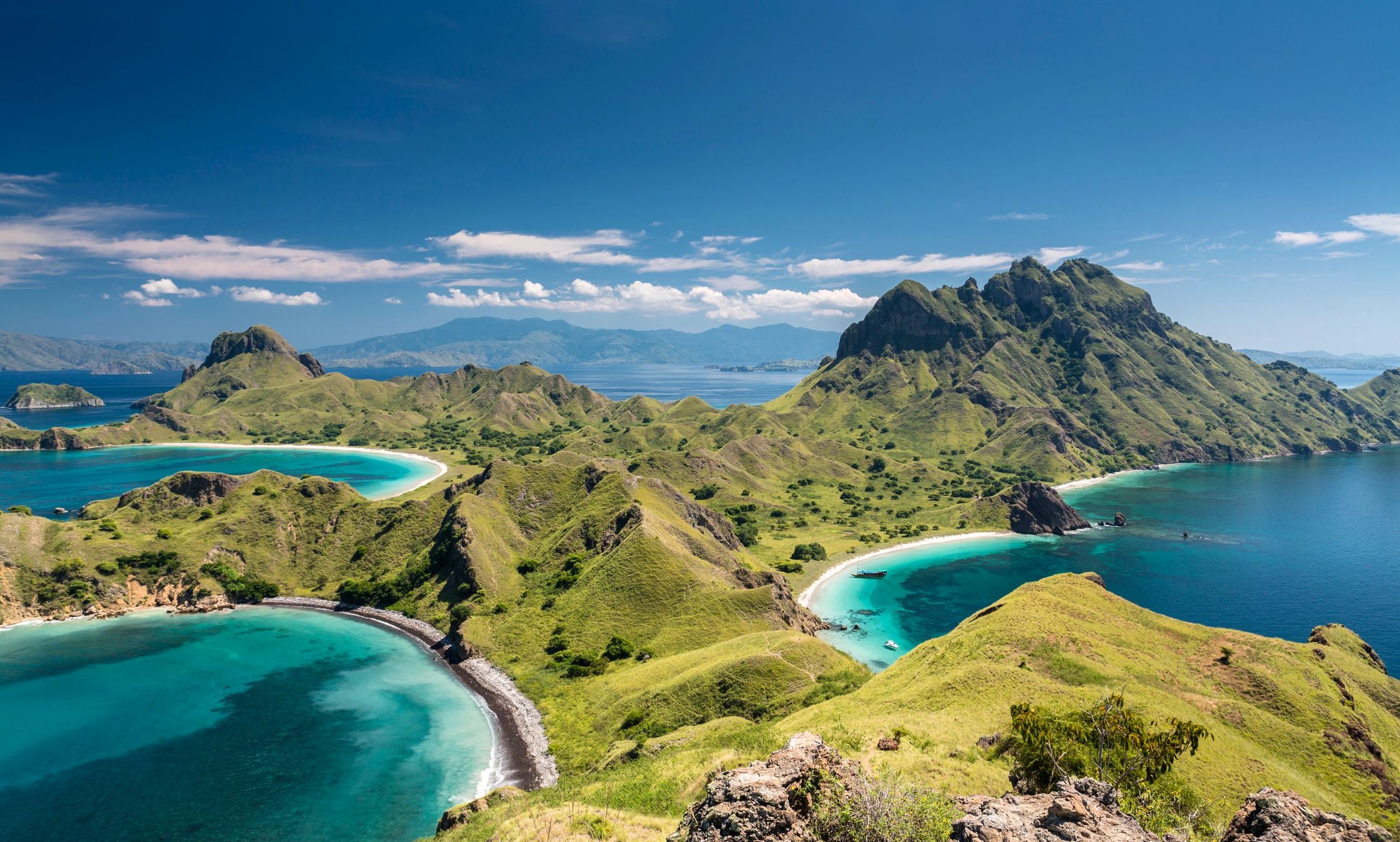 29 Beautiful Indonesian Islands