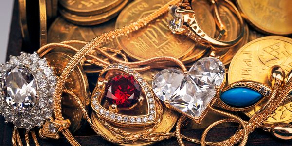 Selling old Jewelry, gold & silver at Elegant Exchange in Bethlehem PA