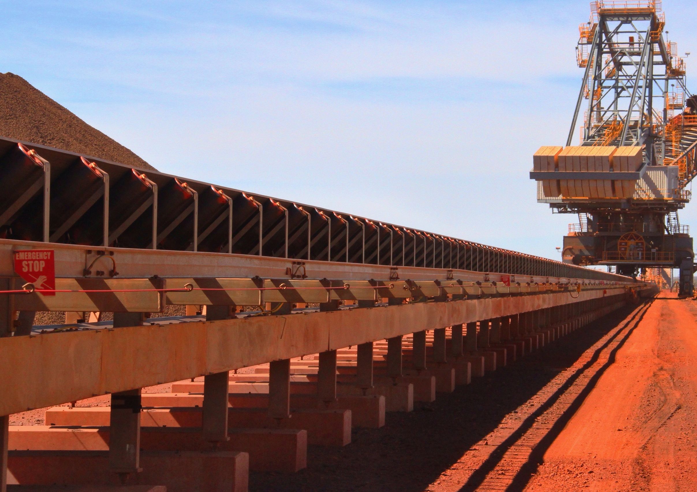 3D laser scanner capturing a mining and industrial plant in Western Australia