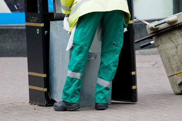 Externa site cleaning, litter picking, litterpicking, bin emptying