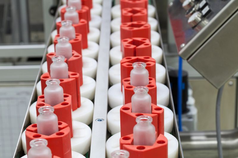 part of the machine for the automatic filling of perfume