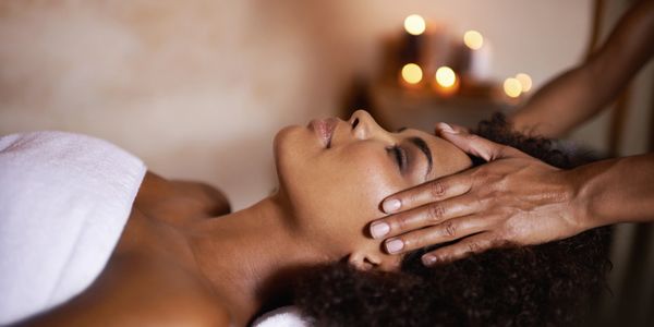         •	“Fayetteville Spa”
	•	“Best Facials Fayetteville”
	•	“Skin Care Treatments Fayetteville”