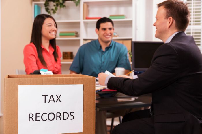 Professional team providing reliable tax solutions.