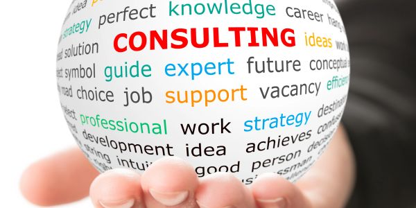 Palabra "consultoría" destacada en esfera con términos relacionados.