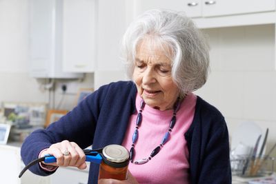 Automatic Jar and Can Openers for Seniors