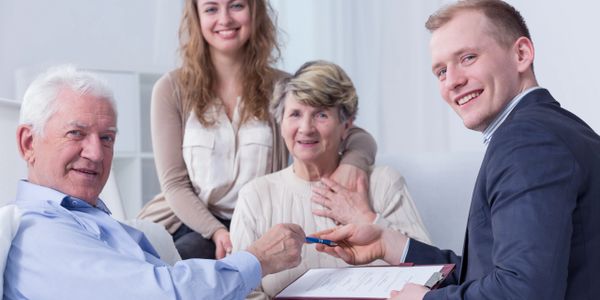 Oferecemos uma variedade de planos de saúde personalizados, adequados ao seu perfil e orçamento. Nossa equipe está sempre disponível para ajudar na escolha do plano que melhor se encaixa nas suas necessidades e expectativas.