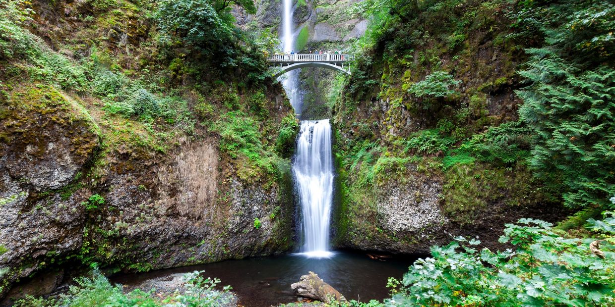 Overview of Multnomah Falls in Multnomah County, Oregon