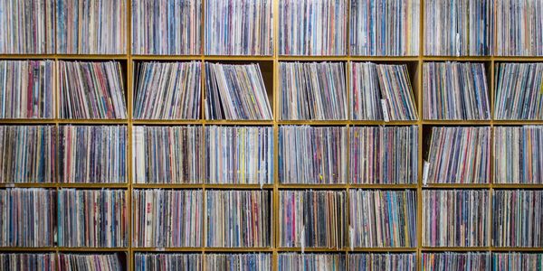 We love to explore your collection and make you an offer and haul then away for you.