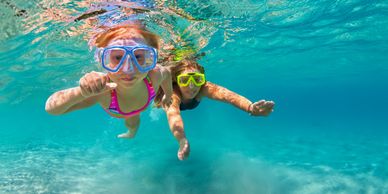 Op een speelse manier leren zwemmen