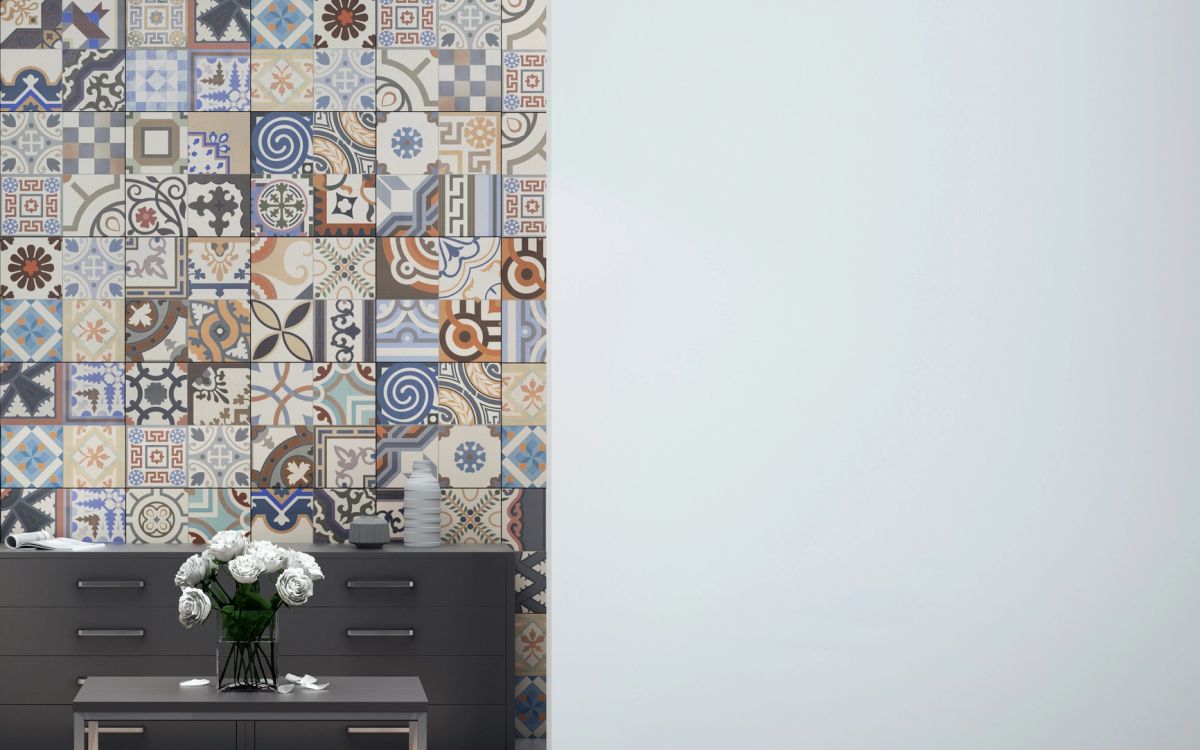 Room before the wallcovering was installed