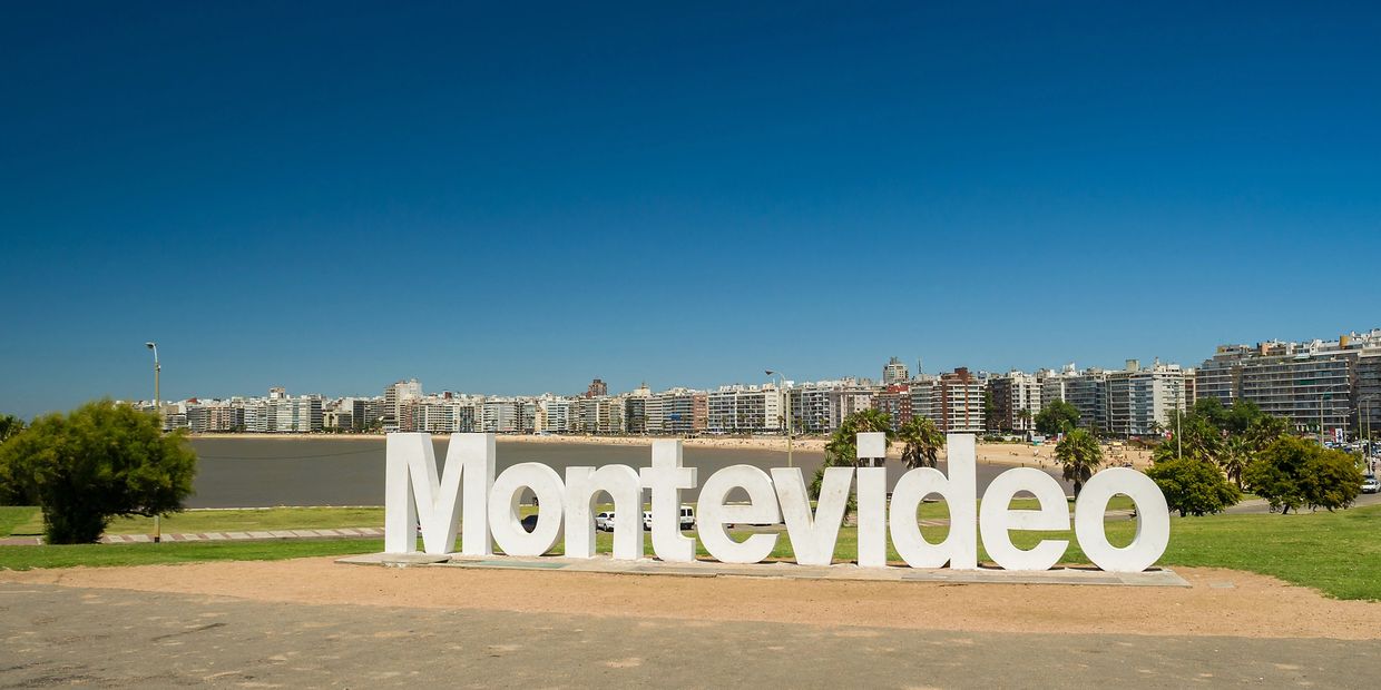 Montevideo sign 