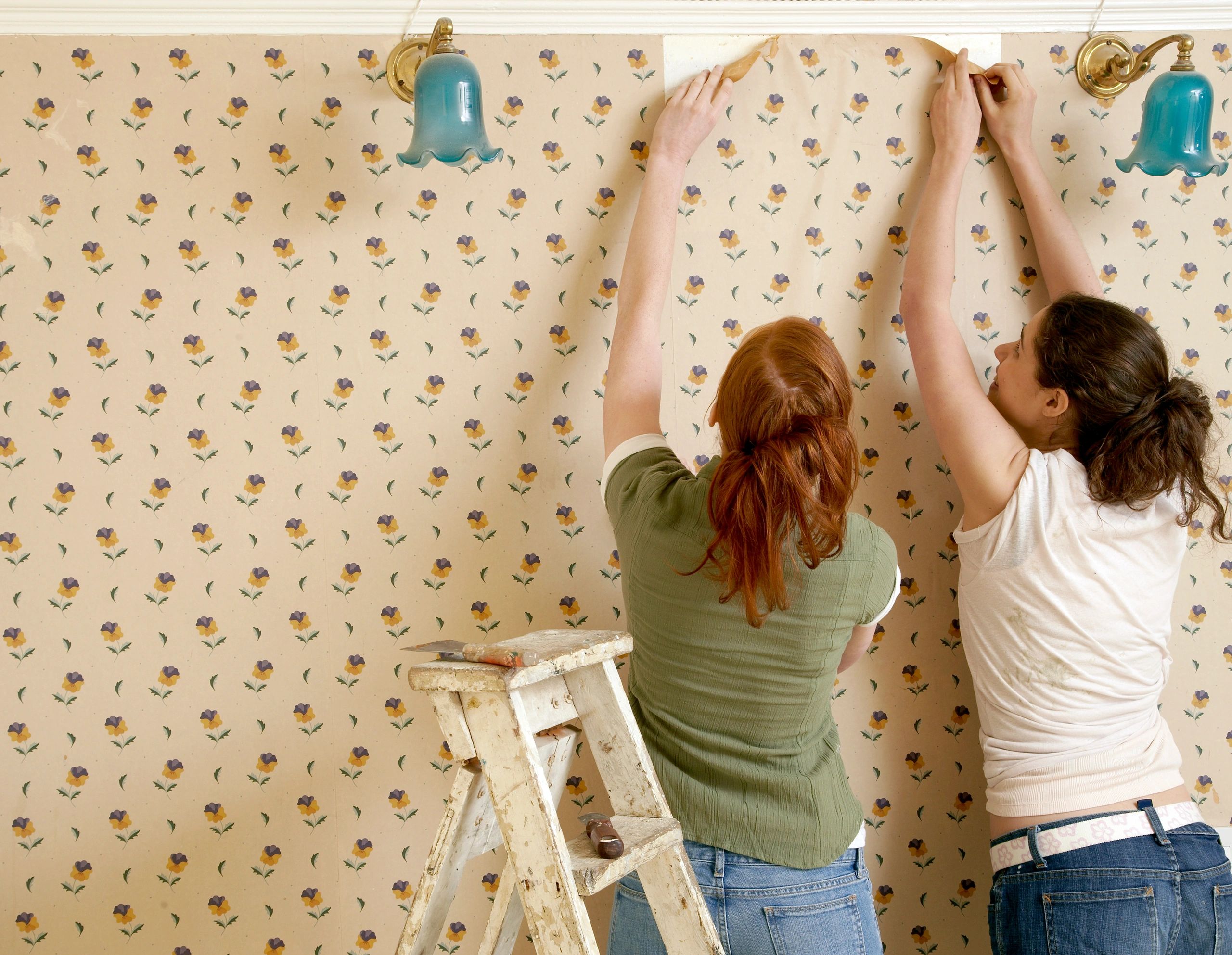 How to Remove Old Wallpaper