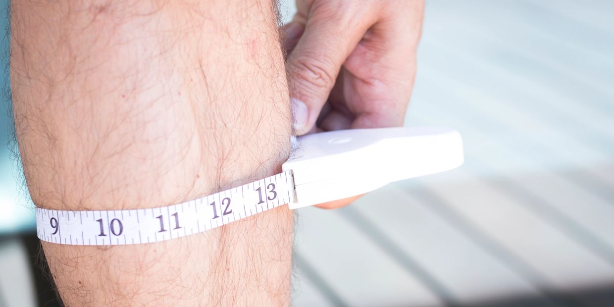 Prise de mesure des bas de compression