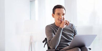 Disabled man in his 30s, illustrating a testimonial for sextasy's relationship and sex coaching