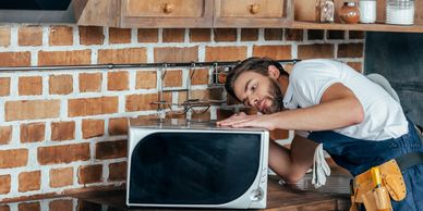 Microwave repair in Winnipeg by VL Appliance – expert service, premium brands, trusted local pros.