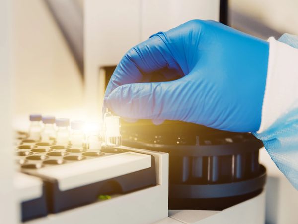 professional, uncompromising quality and purity of peptides in the laboratory